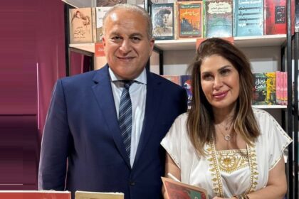 السفير المصري يلتقي وفدًا من الكتاب والمفكرين المصريين المشاركين
