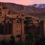 صورة جوية لقصر آيت بن حدو التاريخي بالمغرب، مبني بالطين.