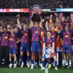 لاعبو برشلونة يحتفلون بلقب الدوري الإسباني