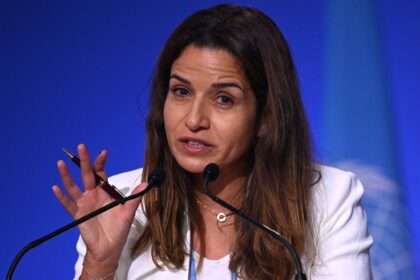 ليلى بنعلي تتحدث في اجتماع لجنة المناخ لحوض الكونغو.