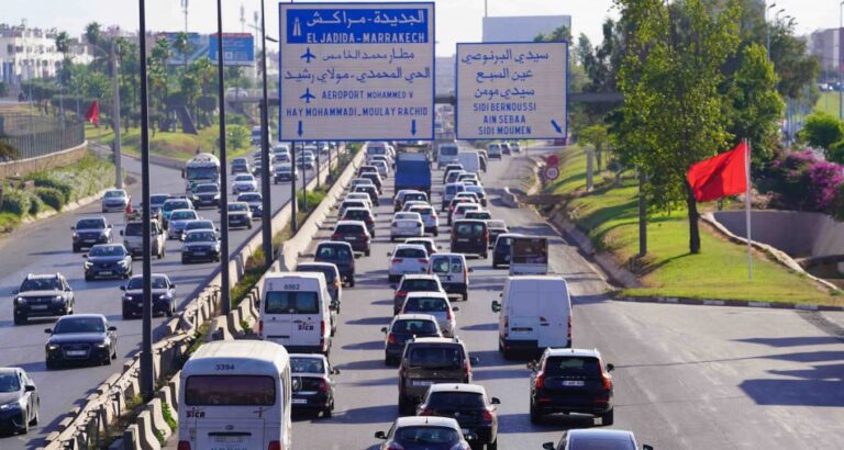 ازدحام مروري على طريق سيار بالدار البيضاء