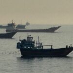 قوارب صيد صغيرة في خليج هرمز