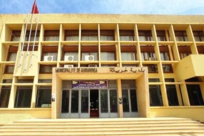 مستشارة جماعية تتحدث خلال دورة مجلس خريبكة