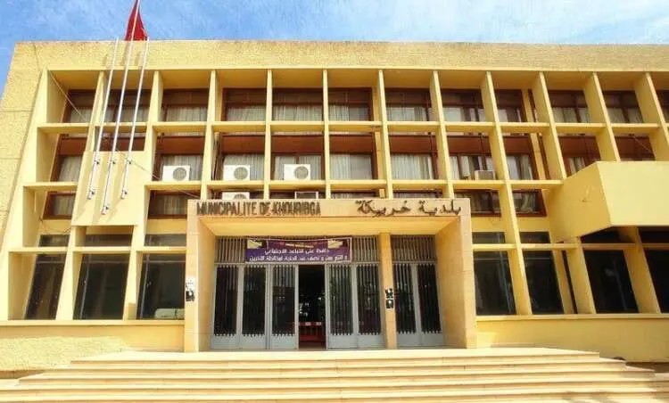 مستشارة جماعية تتحدث خلال دورة مجلس خريبكة