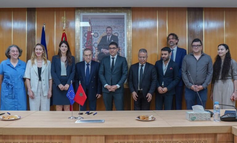 لقاء رسمي حول اتفاقيات شراكة بين مسؤولين مغاربة وأوروبيين.