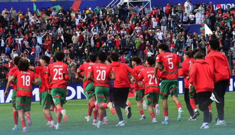 لاعبي المنتخب المغربي لأقل من 17 سنة في الملعب