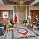 وزير الخارجية المغربي ووفد زامبي في اجتماع