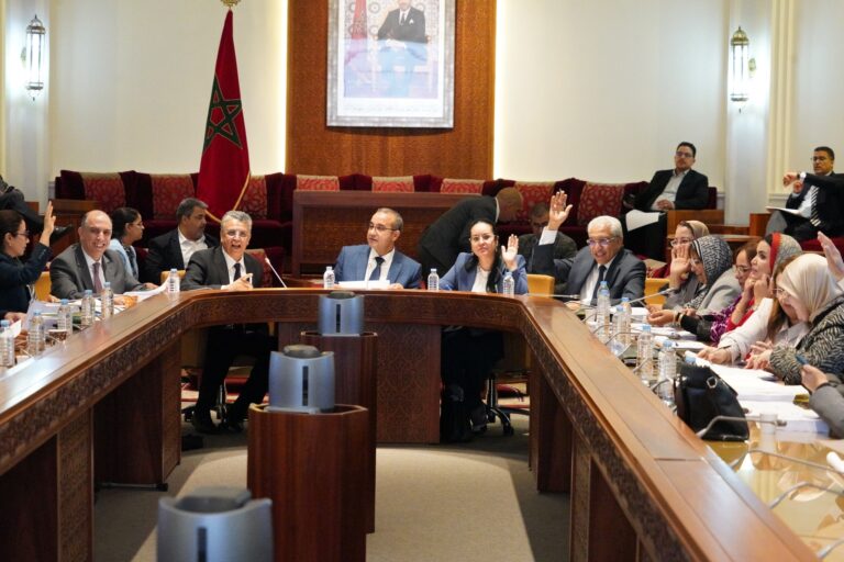 أعضاء كلية الشريعة الدولية يناقشون قانون المحاماة الجديد