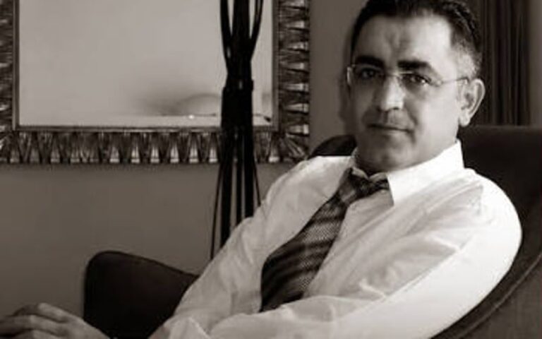 شهاب زريوح مذيع أخبار بقناة مغربية