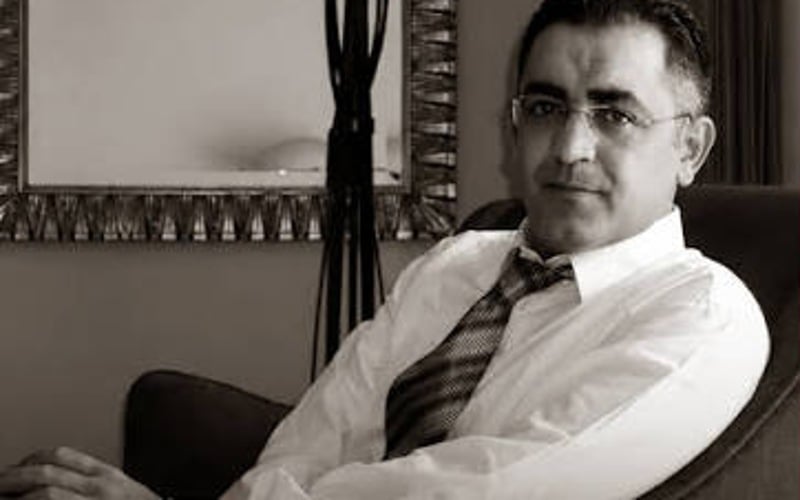 شهاب زريوح مذيع أخبار بقناة مغربية