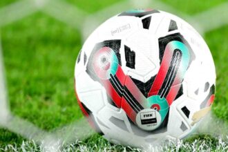 كرة قدم على عشب ملاعب البطولة الاحترافية