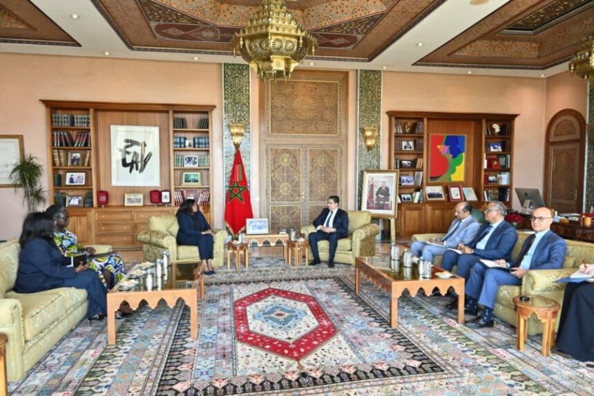 بوريطة ونظيرته الغينية في اجتماع عمل