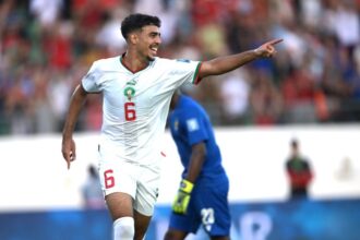 شادي رياض بقميص المنتخب المغربي رقم 6
