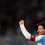 ليونيل ميسي يحتفل بهدفه مع منتخب الأرجنتين