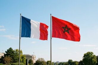 علم المغرب وفرنسا يرمزان للتعاون المشترك في الهجرة