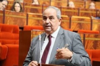 الوزير عز الدين ميداوي يتحدث في جلسة برلمانية.