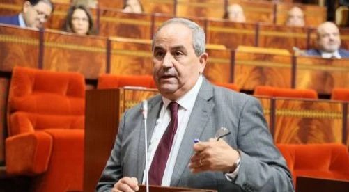 الوزير عز الدين ميداوي يتحدث في جلسة برلمانية.