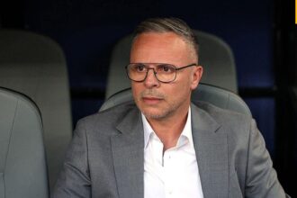 الناخب الوطني محمد وهبي يتحدث في ندوة صحفية