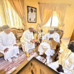 السفير المغربي حسن الناصري ووفد رفقة الشيخ أبي بكر منصور سي