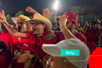 جماهير مغربية تحتفل بفوز المنتخب الوطني على هولندا.