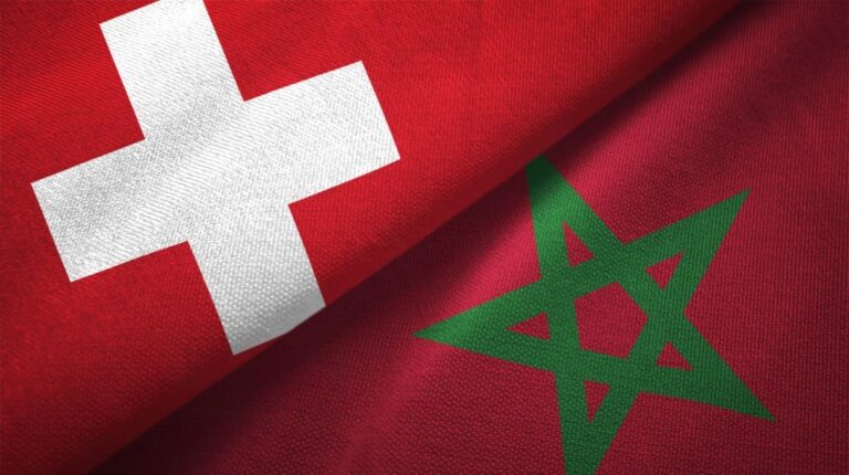 علم المغرب يرفرف, نجمة خضراء على خلفية حمراء