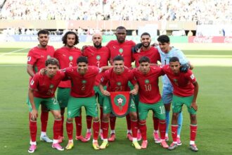 المنتخب المغربي يحتفل بانتصار حاسم.