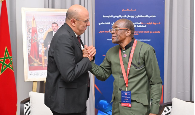 محمد ولد الرشيد مع مسؤولين برلمانيين أفارقة