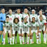 لاعيات المنتخب المغربي يحتفلن بالانتصار في مباراة ودية.