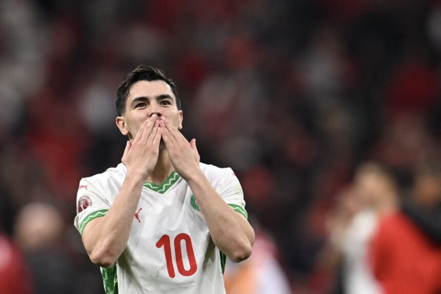 إبراهيم دياز يصفق بقميص المنتخب المغربي
