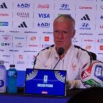 ديدييه ديشان مدرب المنتخب الفرنسي يتحدث في مؤتمر صحفي