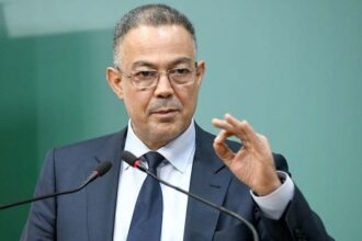 فوزي لقجع يتحدث إلى الميكروفون