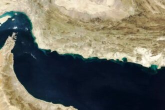 مضيق هرمز السفن البحر الأحمر التجارة العالمية