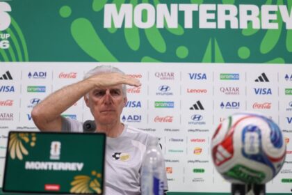 المدرب البلجيكي هوغو بروس يغادر منصبه مع منتخب جنوب إفريقيا.