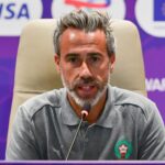 خورخي فيلدا يتحدث في مؤتمر صحفي