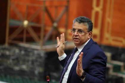 وزير العدل عبد اللطيف وهبي يتحدث خلال اجتماع أو ندوة