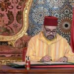 الملك محمد السادس يوقع وثائق رسمية باللغة العربية