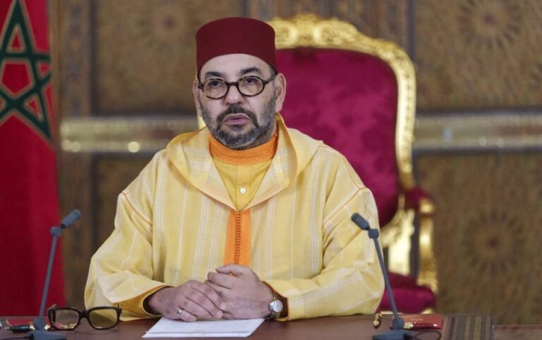 الملك محمد السادس يترأس جلسة رسمية بالجامع الكبير بمراكش