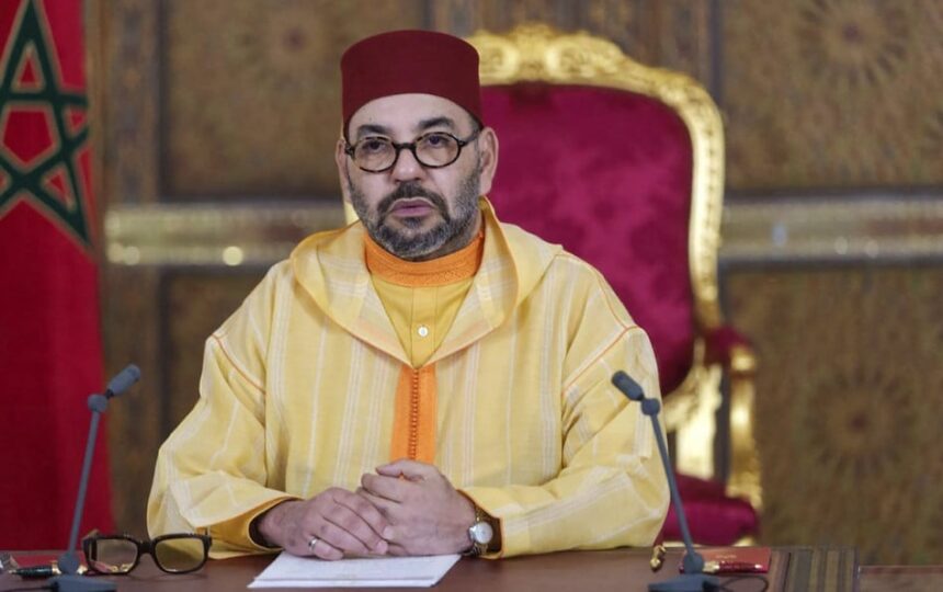 الملك محمد السادس يترأس جلسة رسمية بالجامع الكبير بمراكش