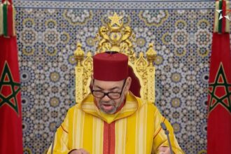الملك محمد السادس يلقي خطاب العرش من مكتبه