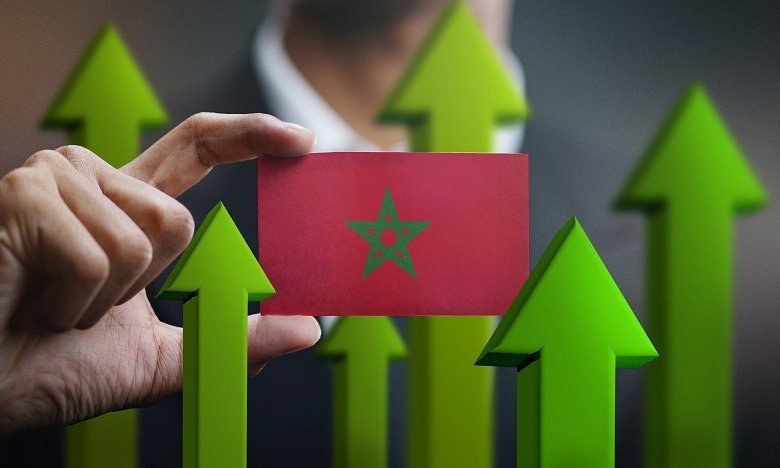 بطاقة عليها نجمة محاطة بأسهم.