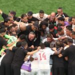 لاعبي المنتخب المغربي يحتفلون بالفوز على كندا.