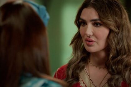 الممثلة نرجس الحلاق بوجه معبر وشفتين على شكل قبلة
