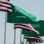 أعلام السعودية ترفرف في السماء
