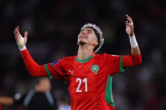 ياسر زابيري يحتفل بهدف بقميص المنتخب المغربي