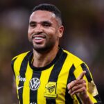 يوسف النصيري بقميص الاتحاد في الملعب