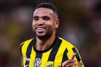 يوسف النصيري بقميص الاتحاد في الملعب
