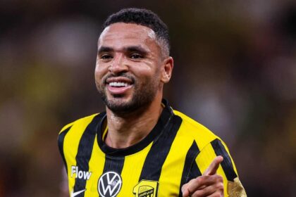 يوسف النصيري بقميص الاتحاد في الملعب