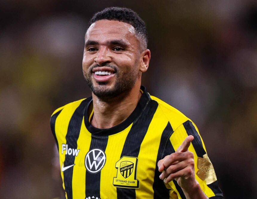 يوسف النصيري بقميص الاتحاد في الملعب