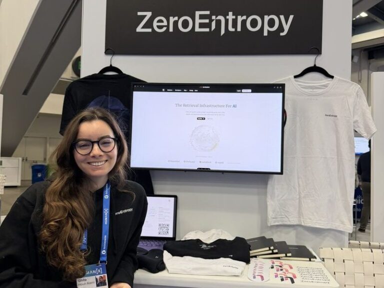 غيثة العلمي تترأس اجتماعا أمام شعار ZeroEntropy