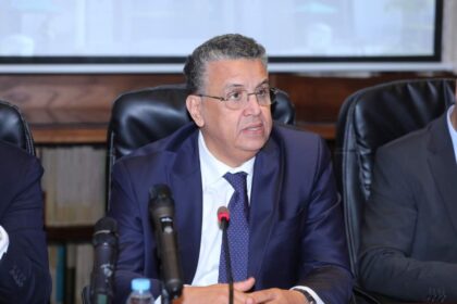 وزير العدل عبد اللطيف وهبي يتحدث في لقاء رسمي.